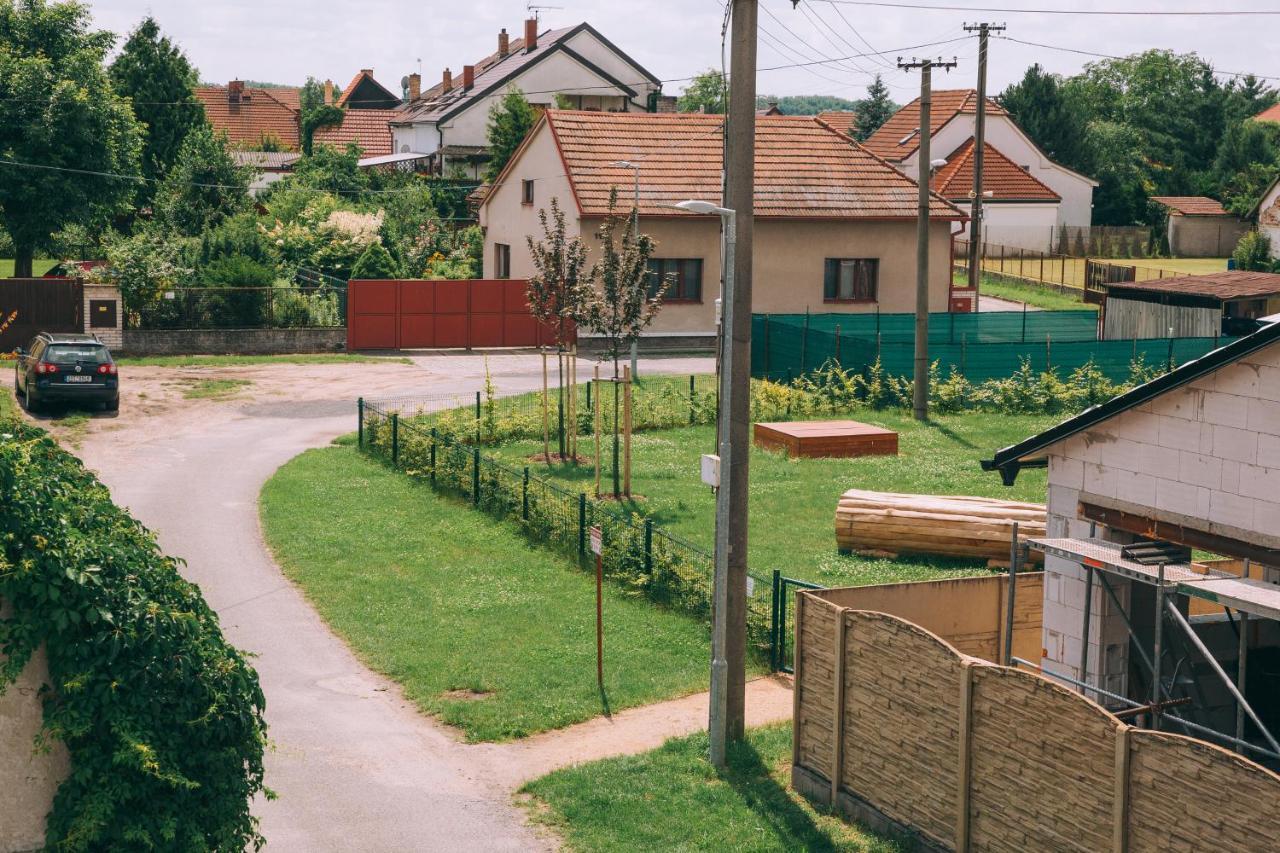 Alisa Apartments Kostomlaty nad Labem Εξωτερικό φωτογραφία